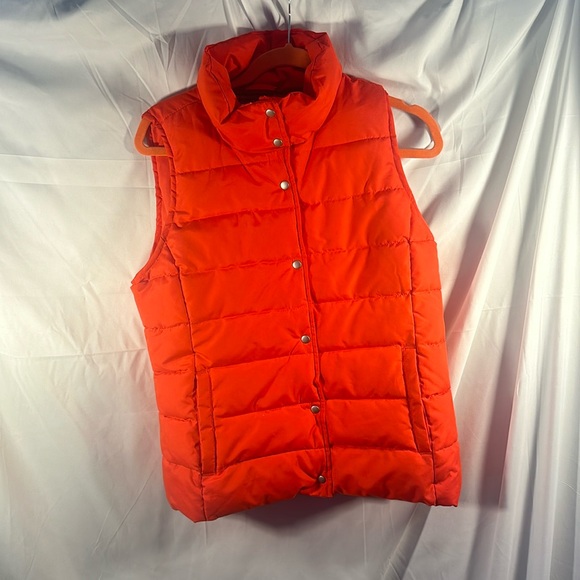 Old Navy Jackets & Blazers - OLD NAVY Red Puffer Vest Size Medium